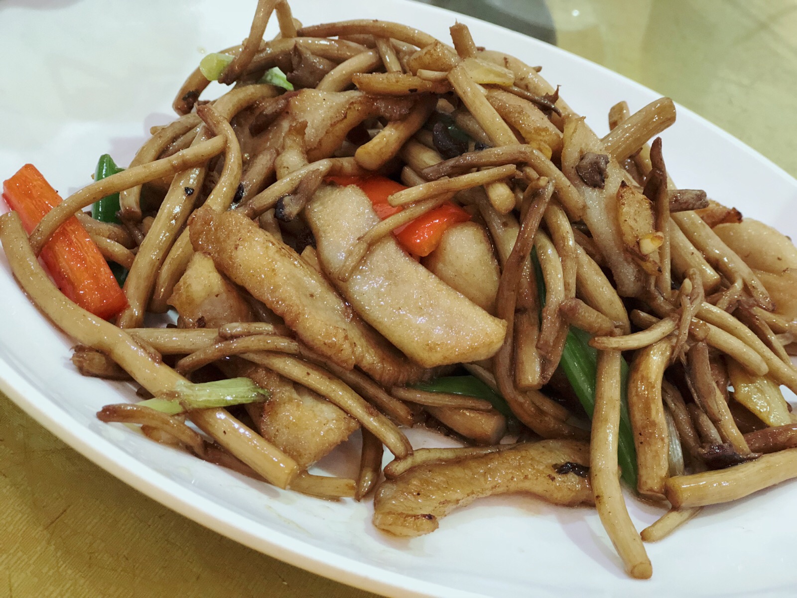 滇味小炒茶树菇