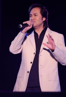 童安格（中国台湾男歌手、音乐制作人、词曲作者、演员）_百度百科