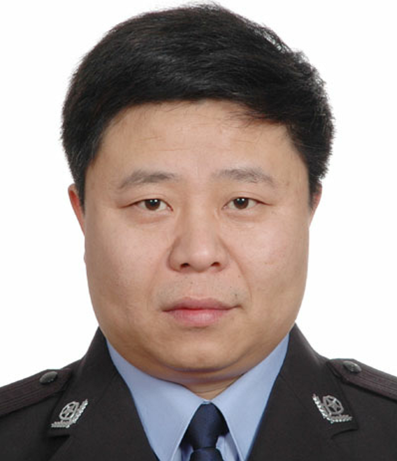 男,现任山东安丘市公安局党委委员,副局长