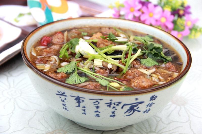  p>南泥湾香菇面,是发源于陕西省延安市南泥湾镇的一种陕北地方美食