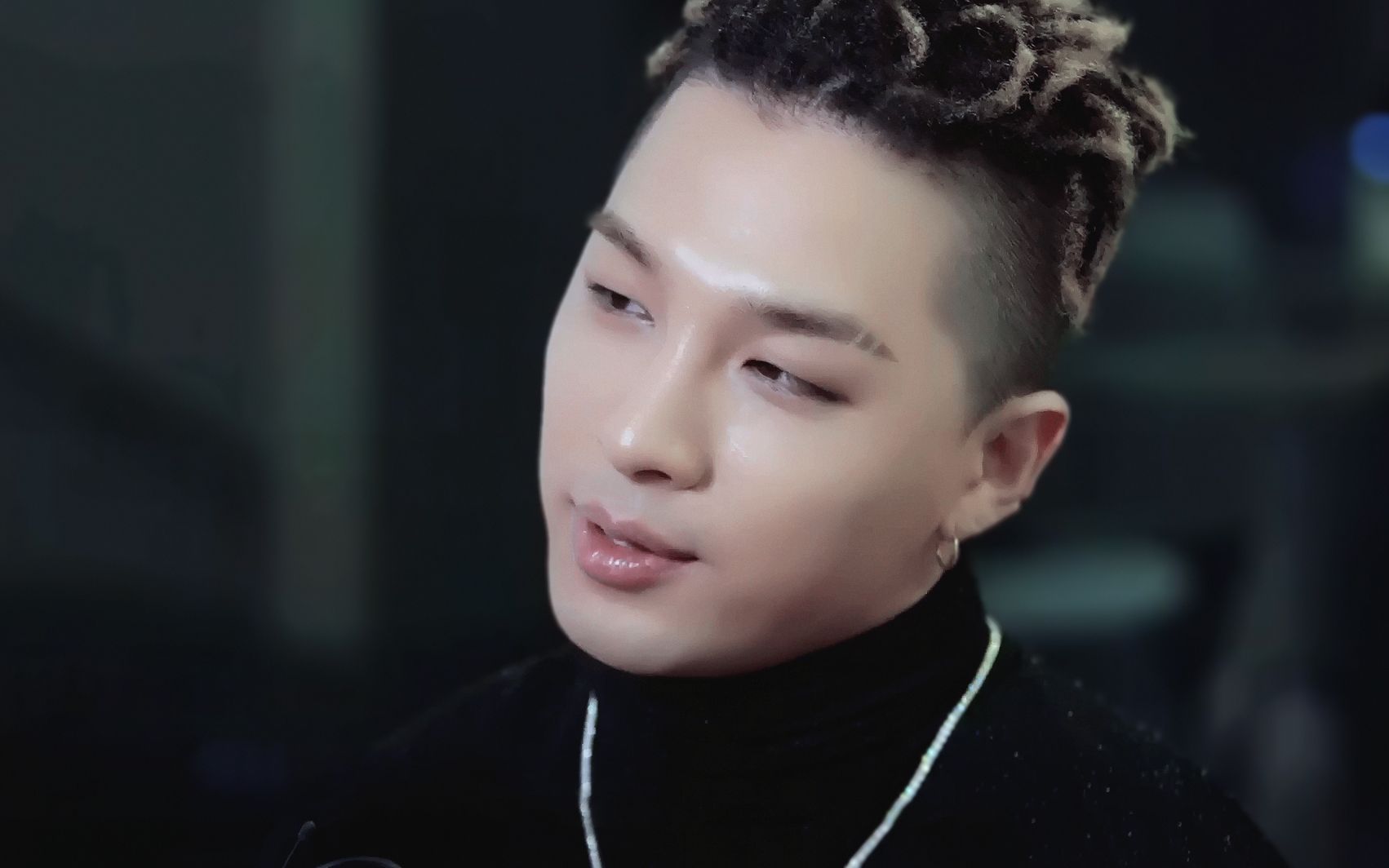  p data-id="gns08wi3mt">taeyang(太阳,      ),本名东永裴