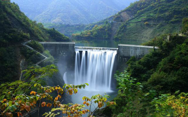 镇坪飞渡峡水利风景区