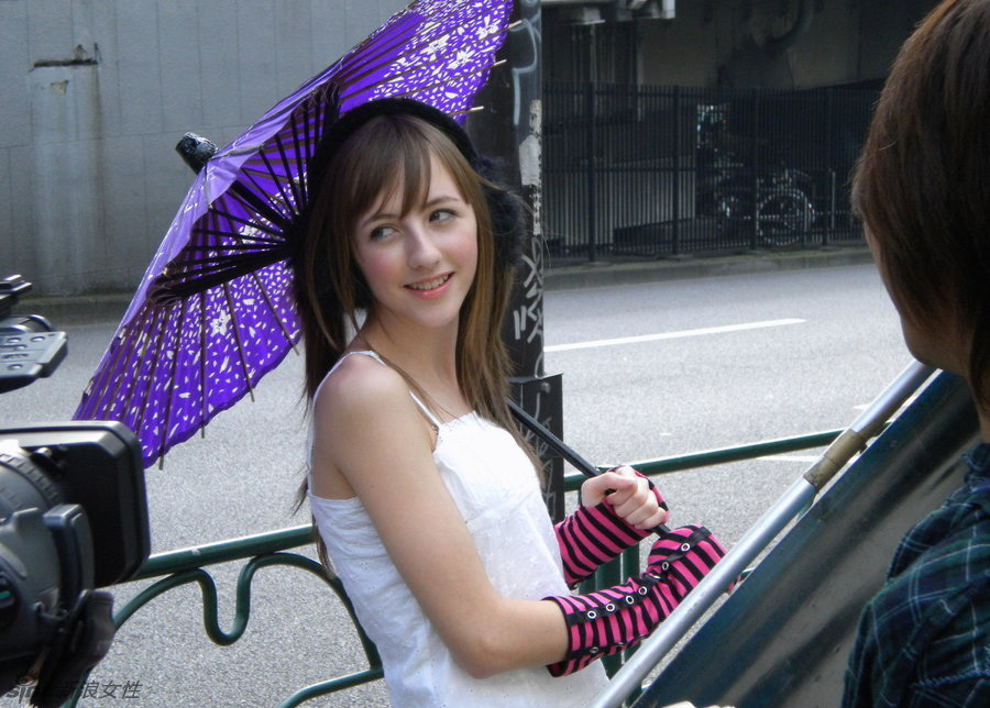  p>贝齐·库尔(英语:beckii cruel),本名瑞贝卡·弗兰特(rebecca