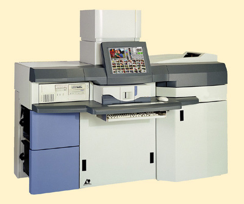  p>数码冲印技术属于感光业尖端的技术,是数字输入,图像处理,图像输出