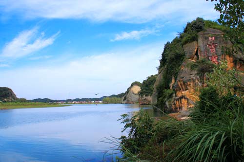 data-lemmaid="3048543">当阳百宝寨 /a>风景名胜区位于湖北省中部 a