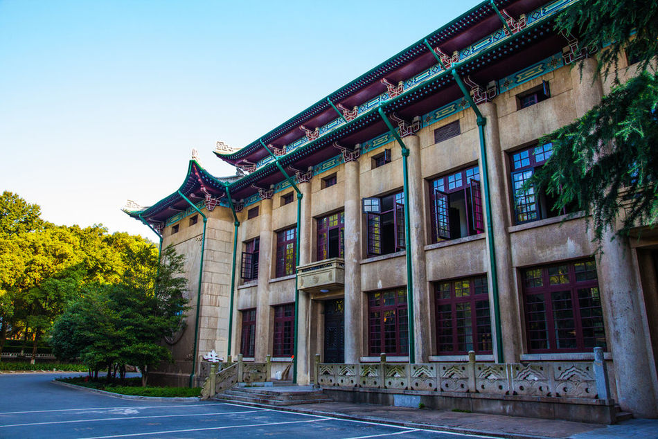 university),简称" a target="_blank" href="/item/湖大/406102"