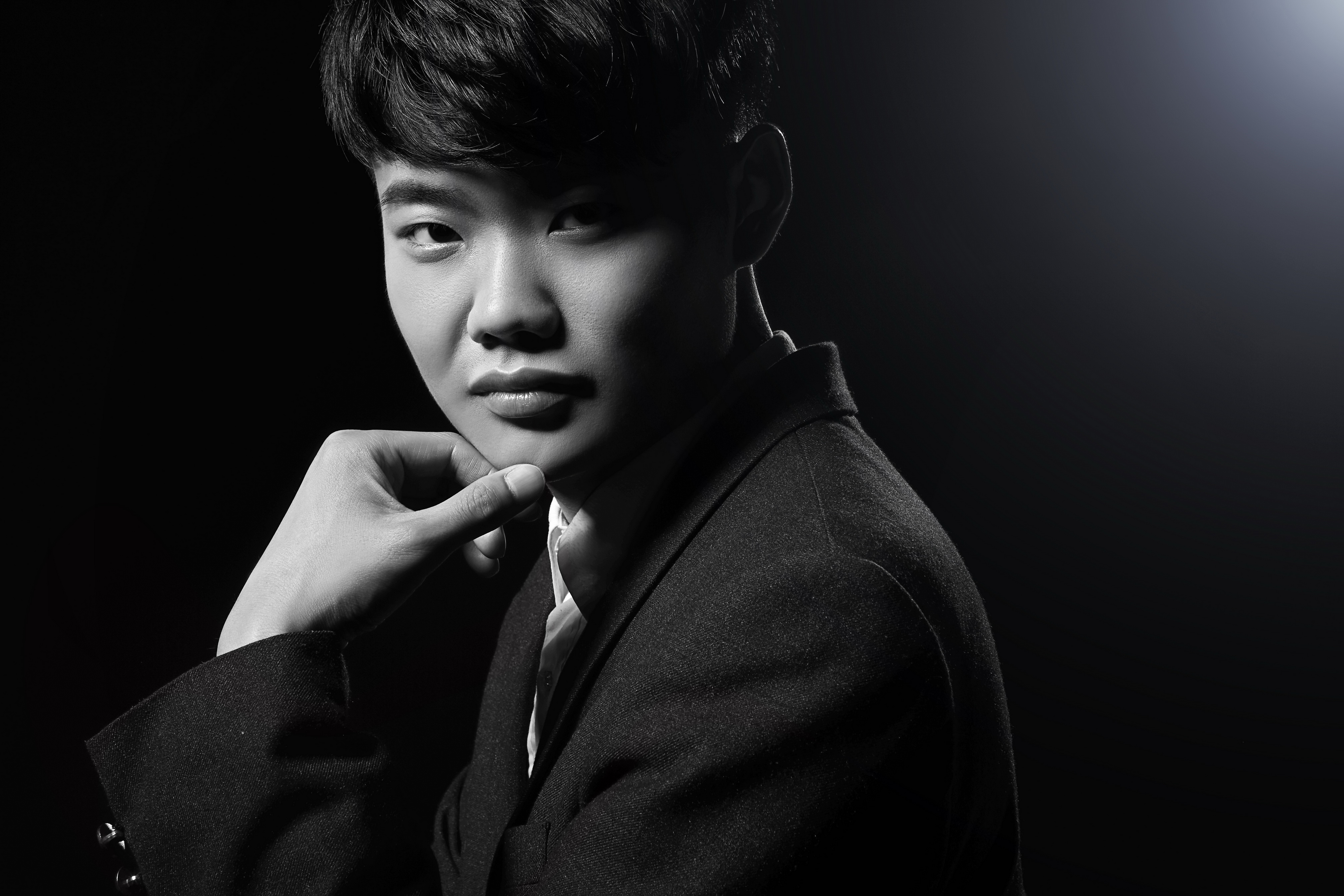 官羽以极具辨识度的 a target="_blank" href="