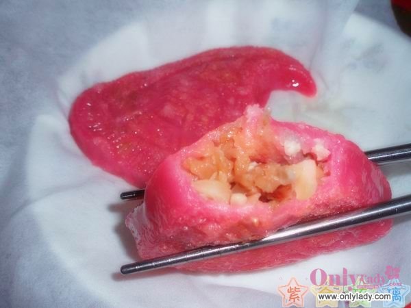  p>红桃粿又名红曲桃,是广东 a target="_blank" href="/item/潮汕