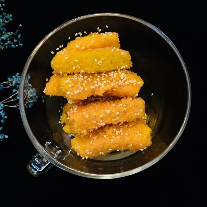  p>香酥南瓜条是一道美食,制作的主要材料是南瓜,糯米粉,需要辅料是