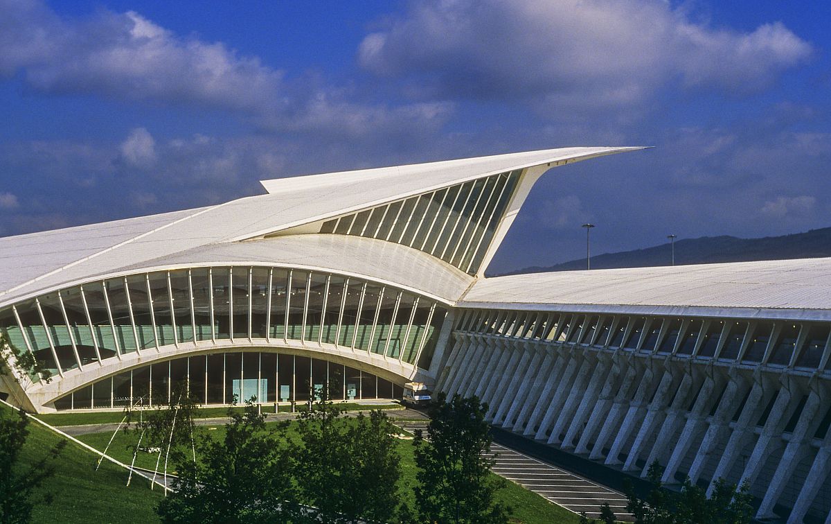 圣地亚哥国际机场(san diego international airport)是一座位于美国