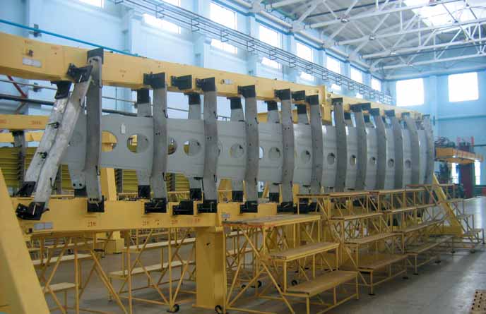 铆钉有空心和实心两大类.最常用的铆接是实心铆钉联接.