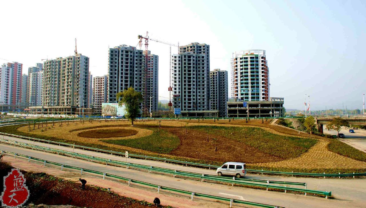 淅川县 /a>城西郊,与县城隔河相望,南与 a data-lemmaid="11756">老城