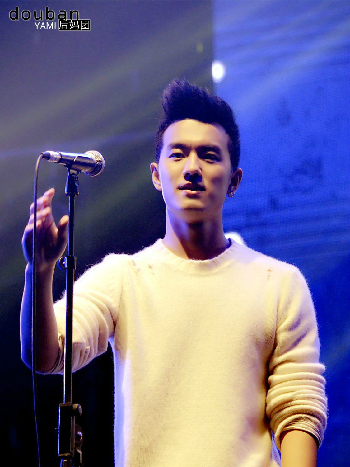 (tan),1993年1月10日出生于天津市,中国内地男歌手,魔力炭乐队主唱