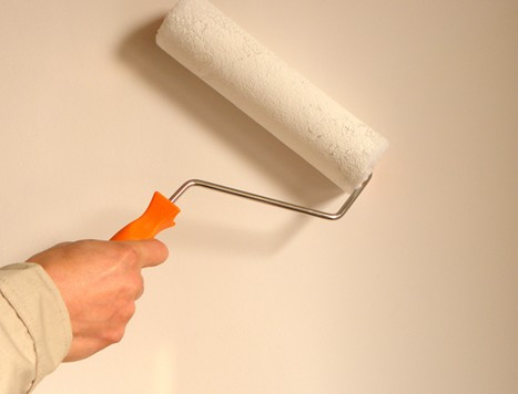 墙壁发霉能贴墙布吗_墙壁发霉怎么处理_南方墙壁发霉怎么处理