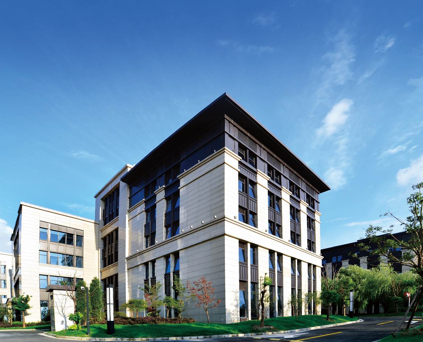 data-lemmaid="7230713">临空经济园区 /a>,由9栋独栋企业总部和5栋