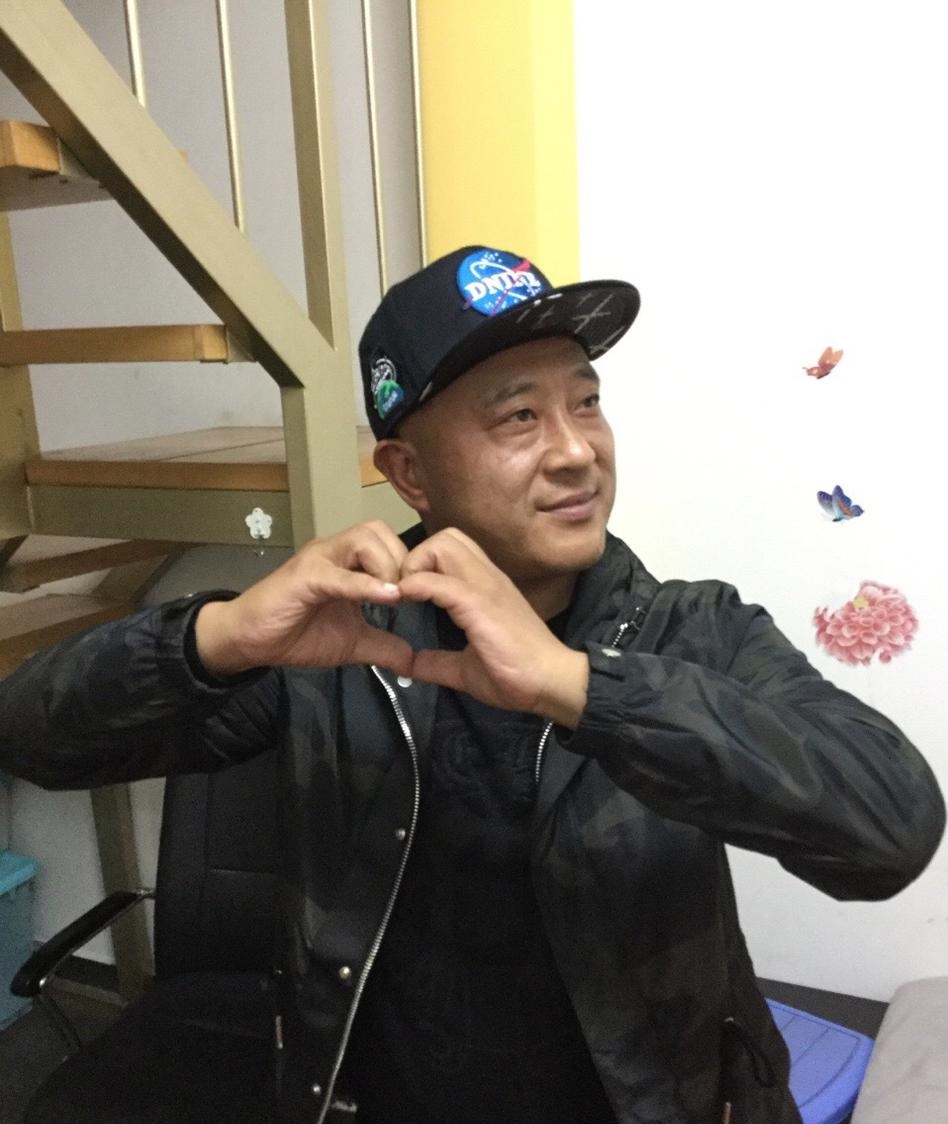 团队在直播中曝光,该笑星正是" a target="_blank" href="/item/赵四