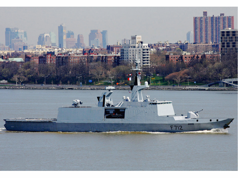  p>拉斐特号护卫舰(英文:la fayette frigate,舷号:710),是一艘由 a