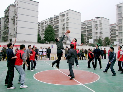  p>湖北省石首市文峰中学坐落于九曲回肠的长江之滨,美丽的笔架山南麓