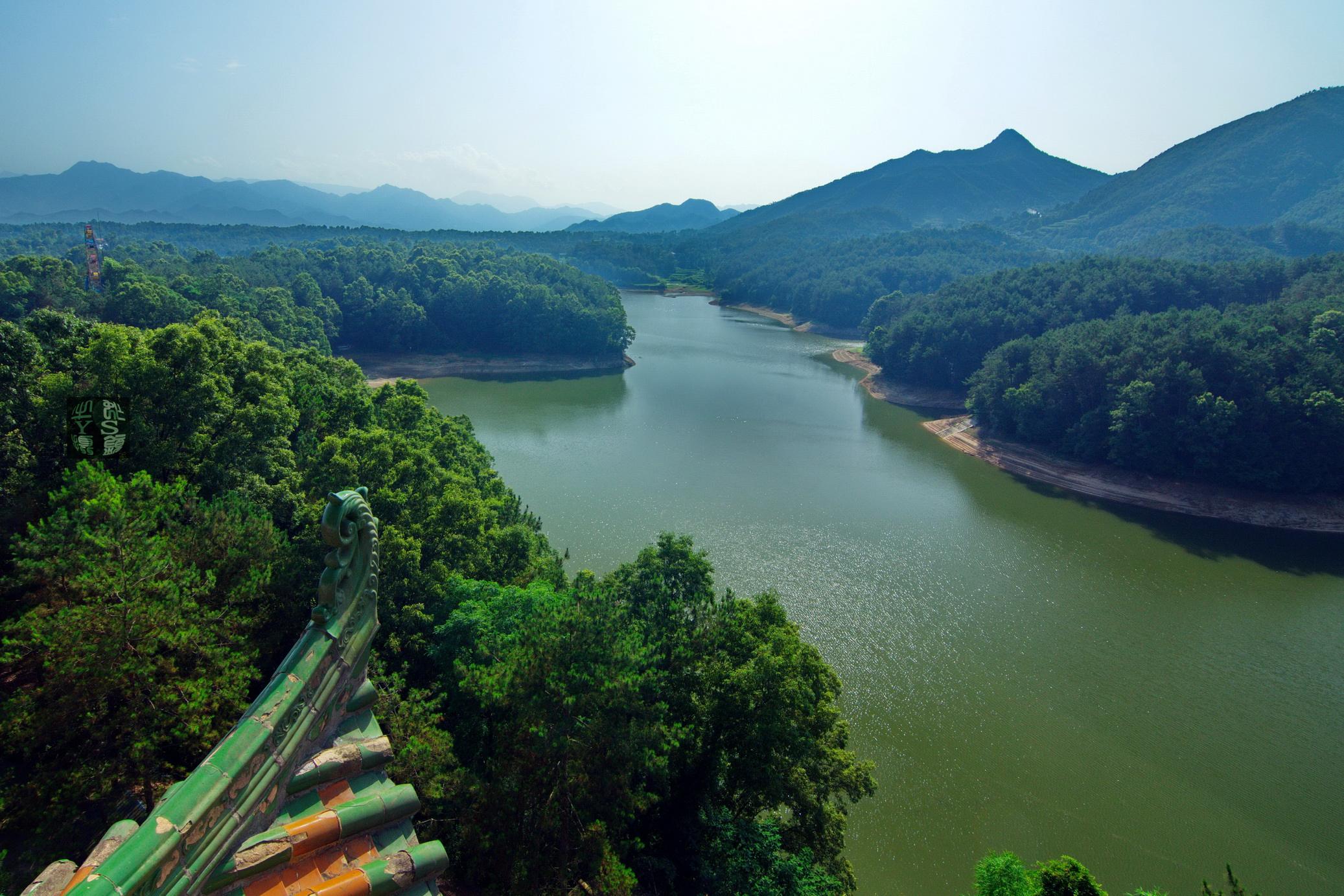 data-id="gnwu3fyzip">南湖风景区属于国家aaa级旅游区,位于古城汉中