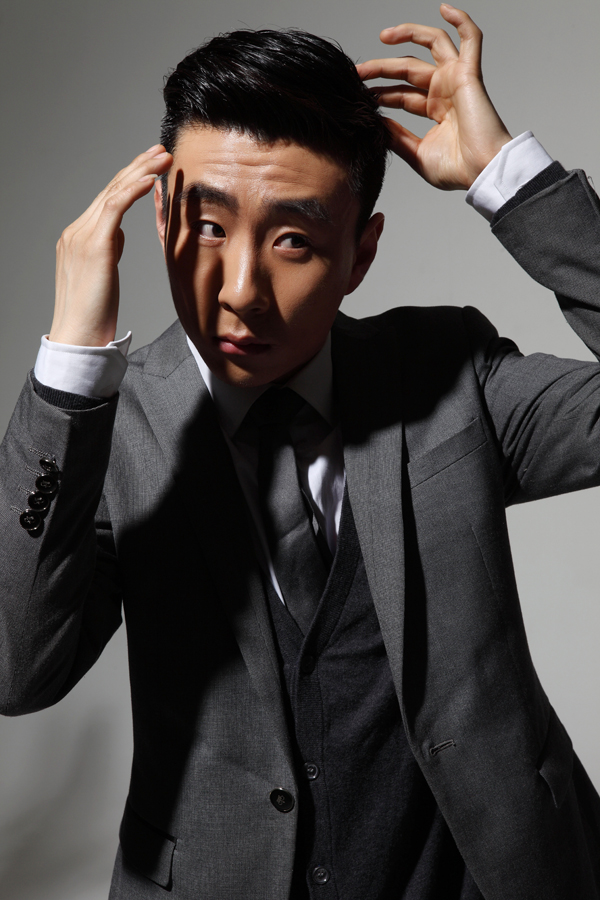 中国内地男演员,出身于吉林长春一个戏剧世家,这个东北爷们却有着南方