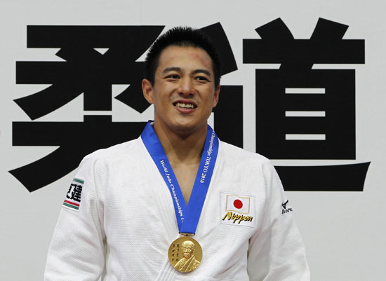 p>穴井笼将(又译名为:穴井隆将)1984年8月5日出生于日本,日本柔道名将