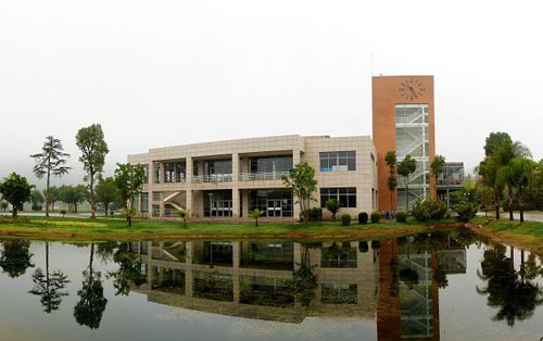  p data-id="gnfhqploz0">庆来学校是由 a target="_blank" href="