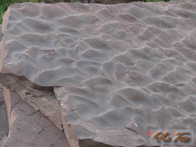  p>波痕是沉积岩中最常见的构造之一.