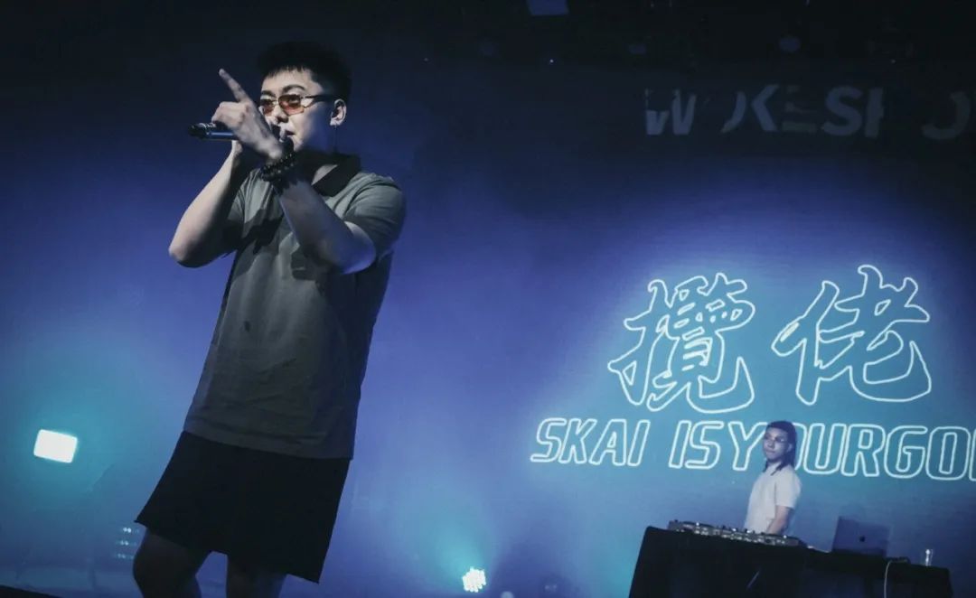 “揽佬宇宙”袭来，中文说唱最缺“土”哥们？_百科TA说