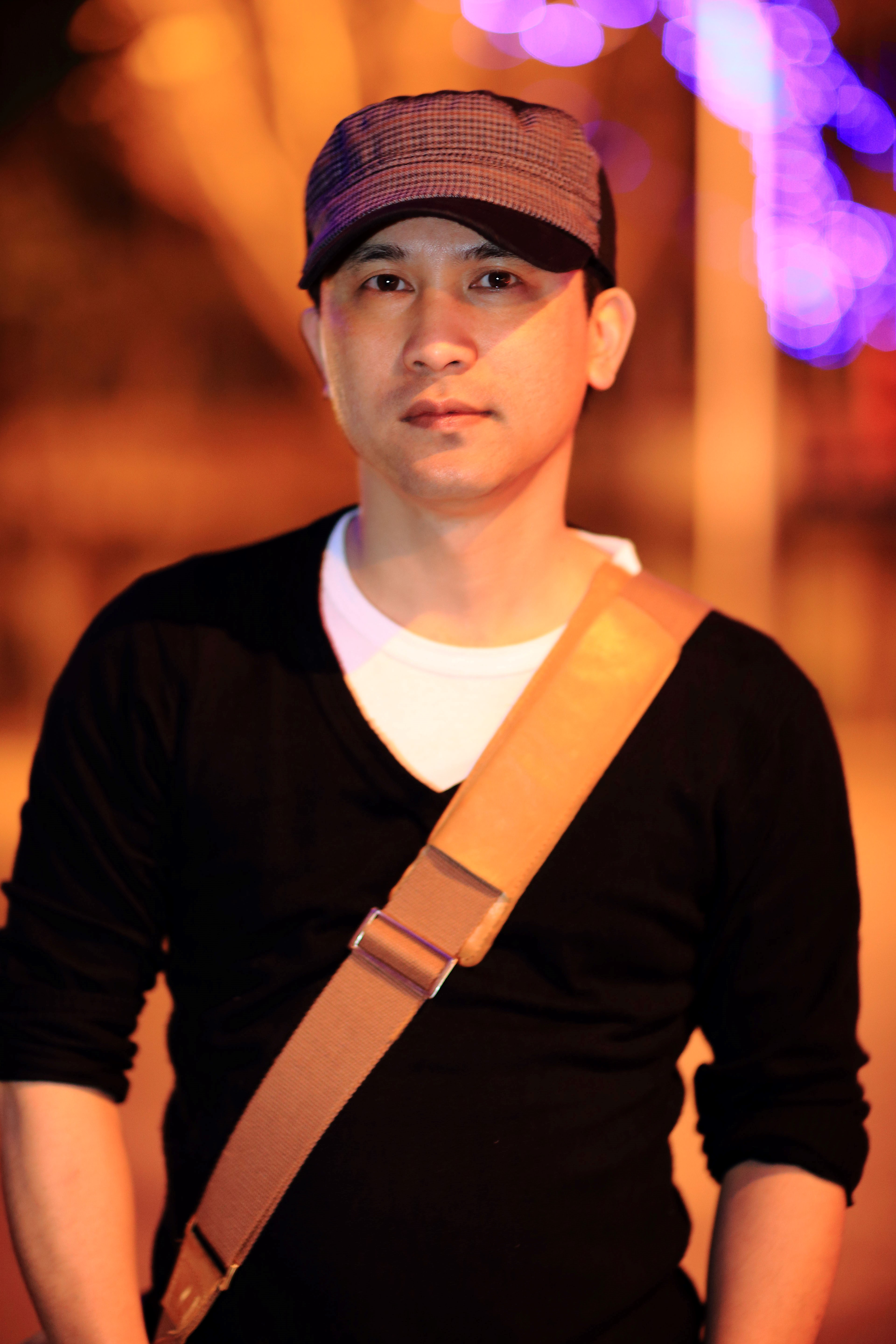  p> 大牛(本名谢枫),男,加拿大华人 span class="ref" data-ctrid="