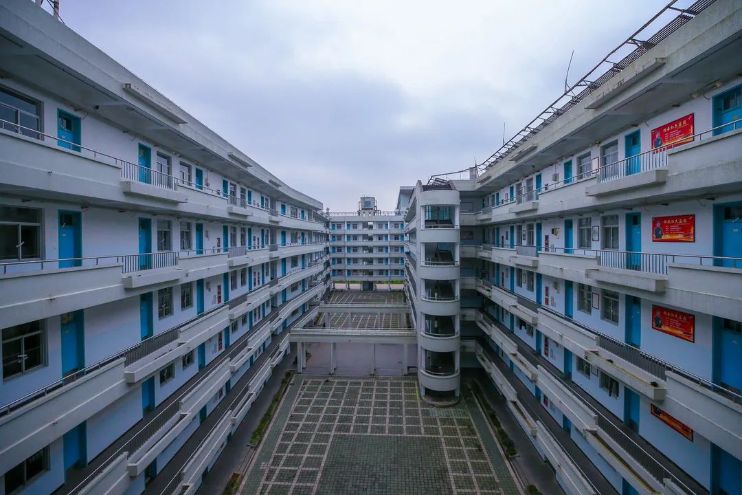 武装警察部队海警学院(china coast guard academy)位于浙江省宁波市