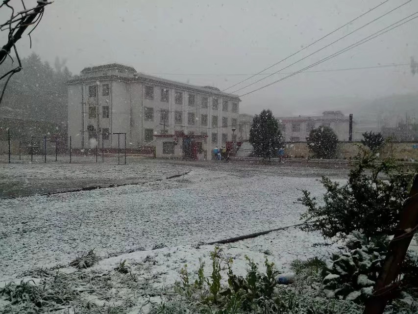 威宁县哲觉中学