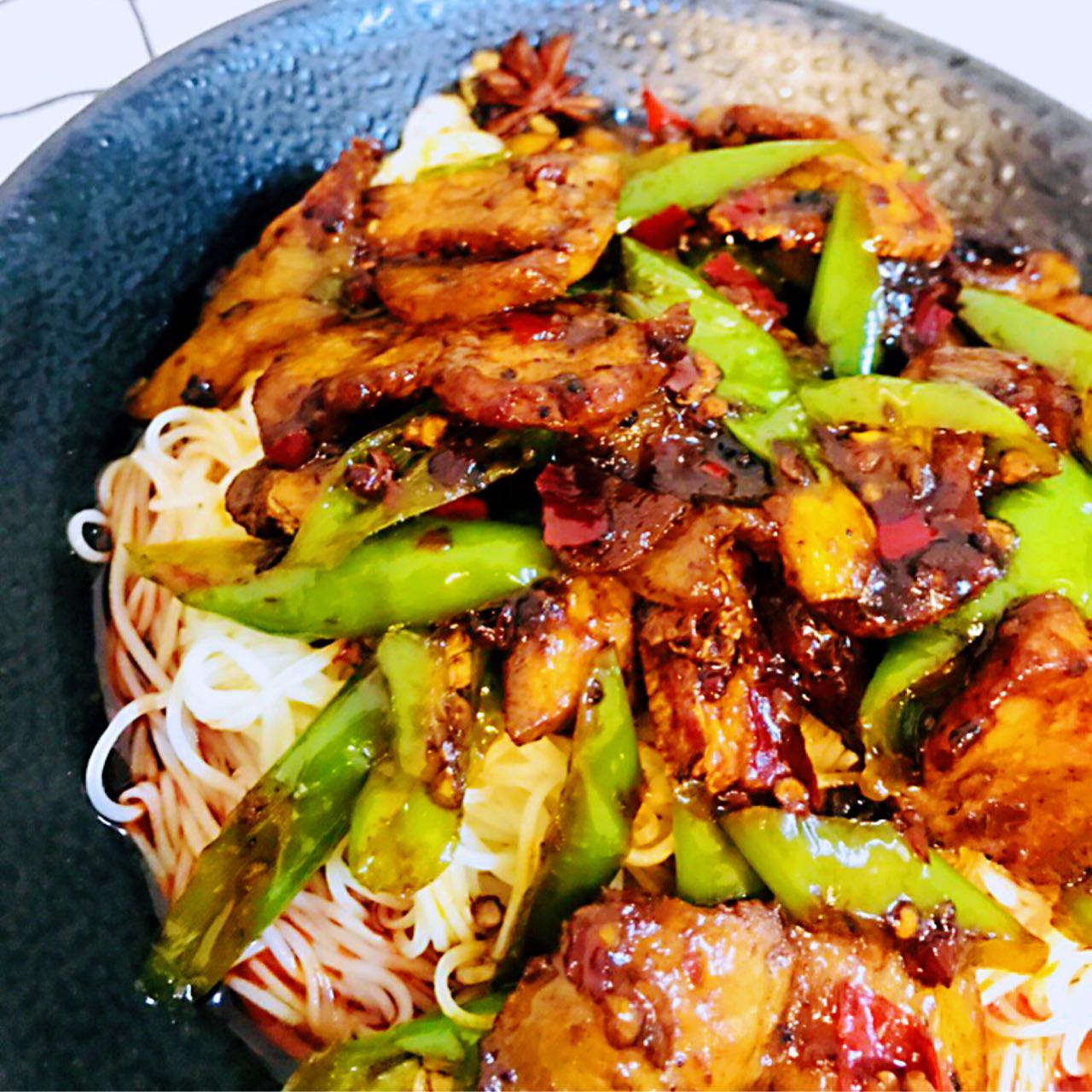 回锅肉盖浇蝴蝶面