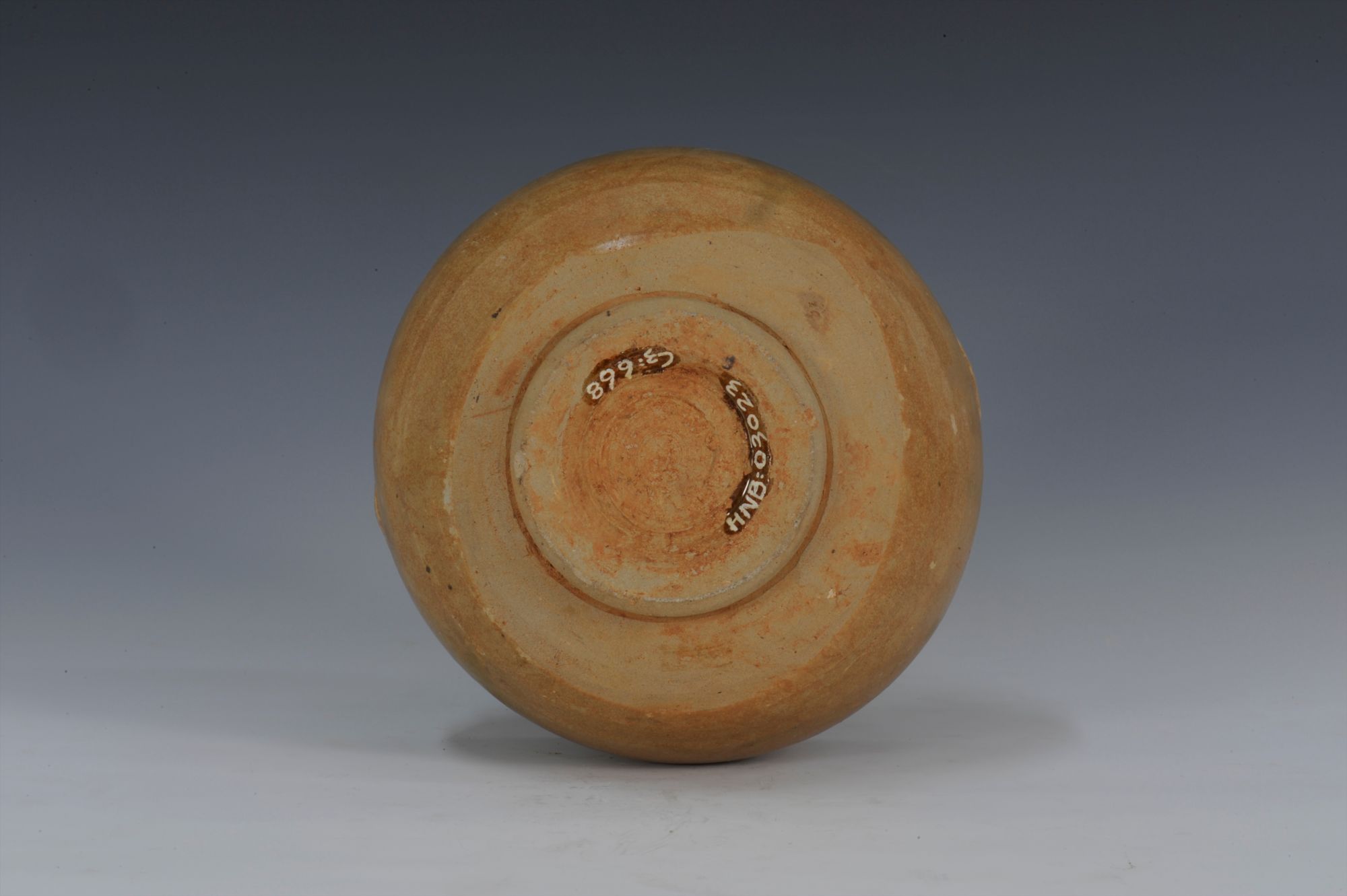 唐代长沙窑青釉双耳瓷钵