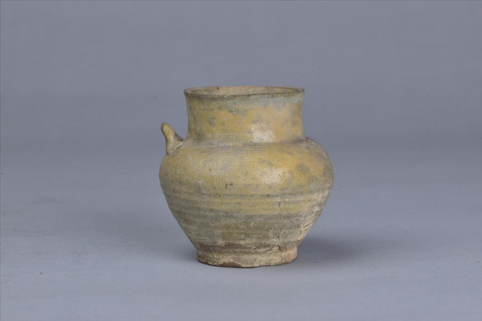 唐邛窑青釉双耳瓷罐