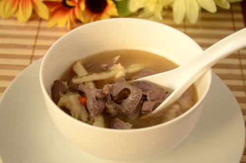 党参羊肚汤