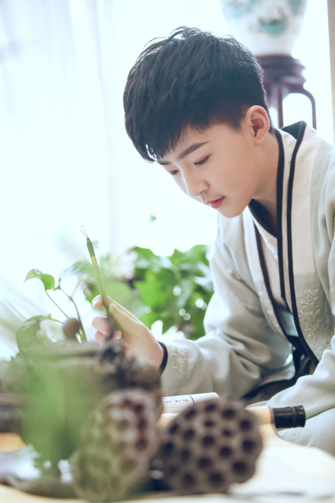  p data-id="gnx3q3oc4d">屈良元,男,屈原的第七十六代后人,曾参加