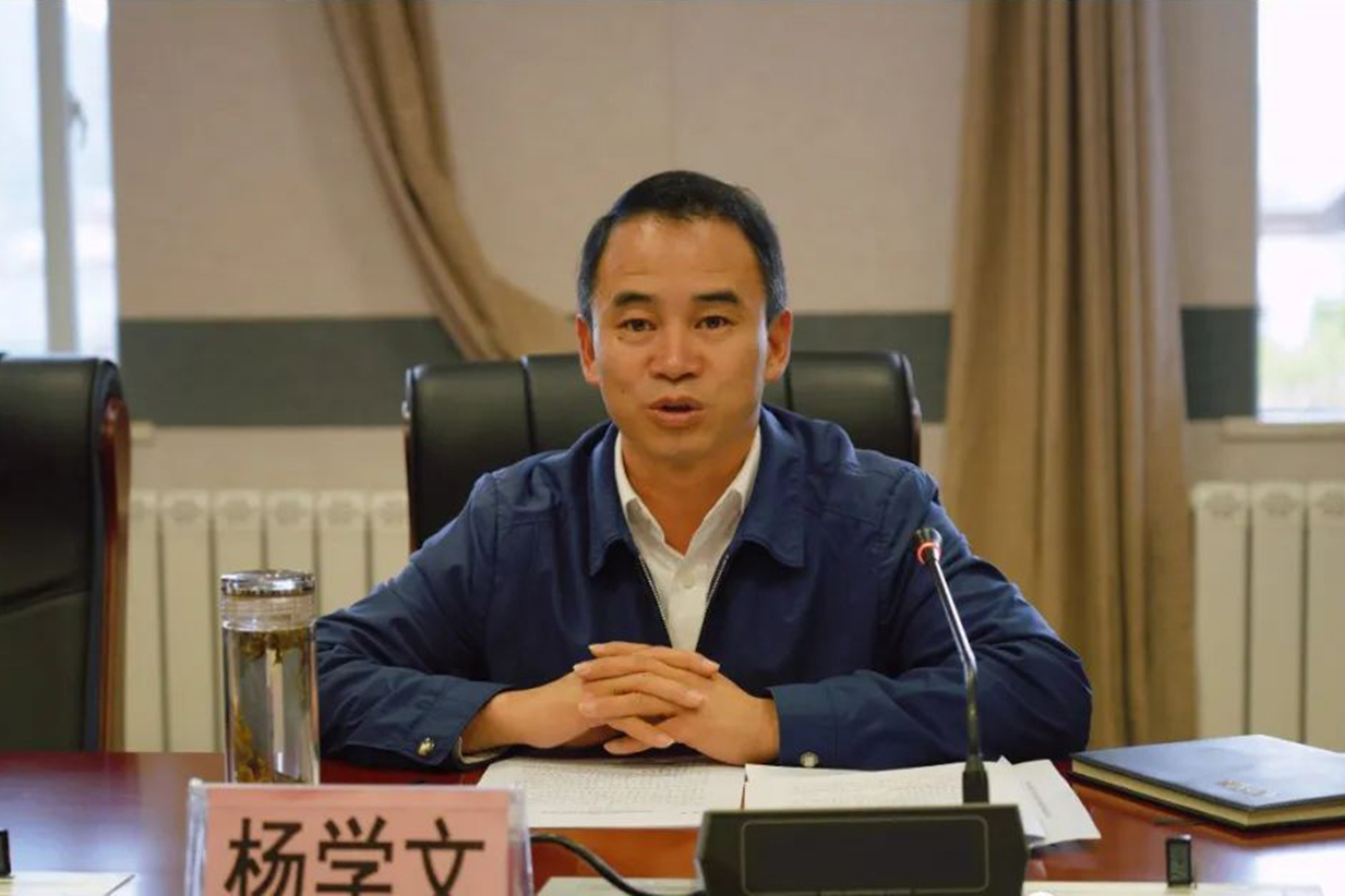  /p> p data-id="t4jj65j0e4cf">现任云南省迪庆州委常委,州委政法委
