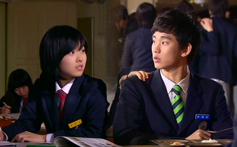 ">金秀贤 /a>, a href="#" data-lemmaid="8362852">朴宝英 /a>, a