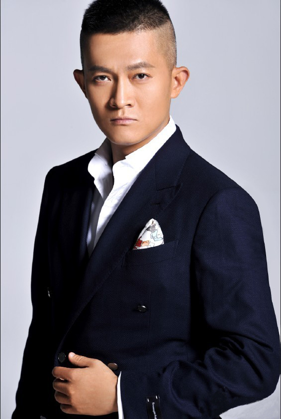  p>杨志刚,1977年11月14日出生于河北省承德市,中国内地男演员,毕业于