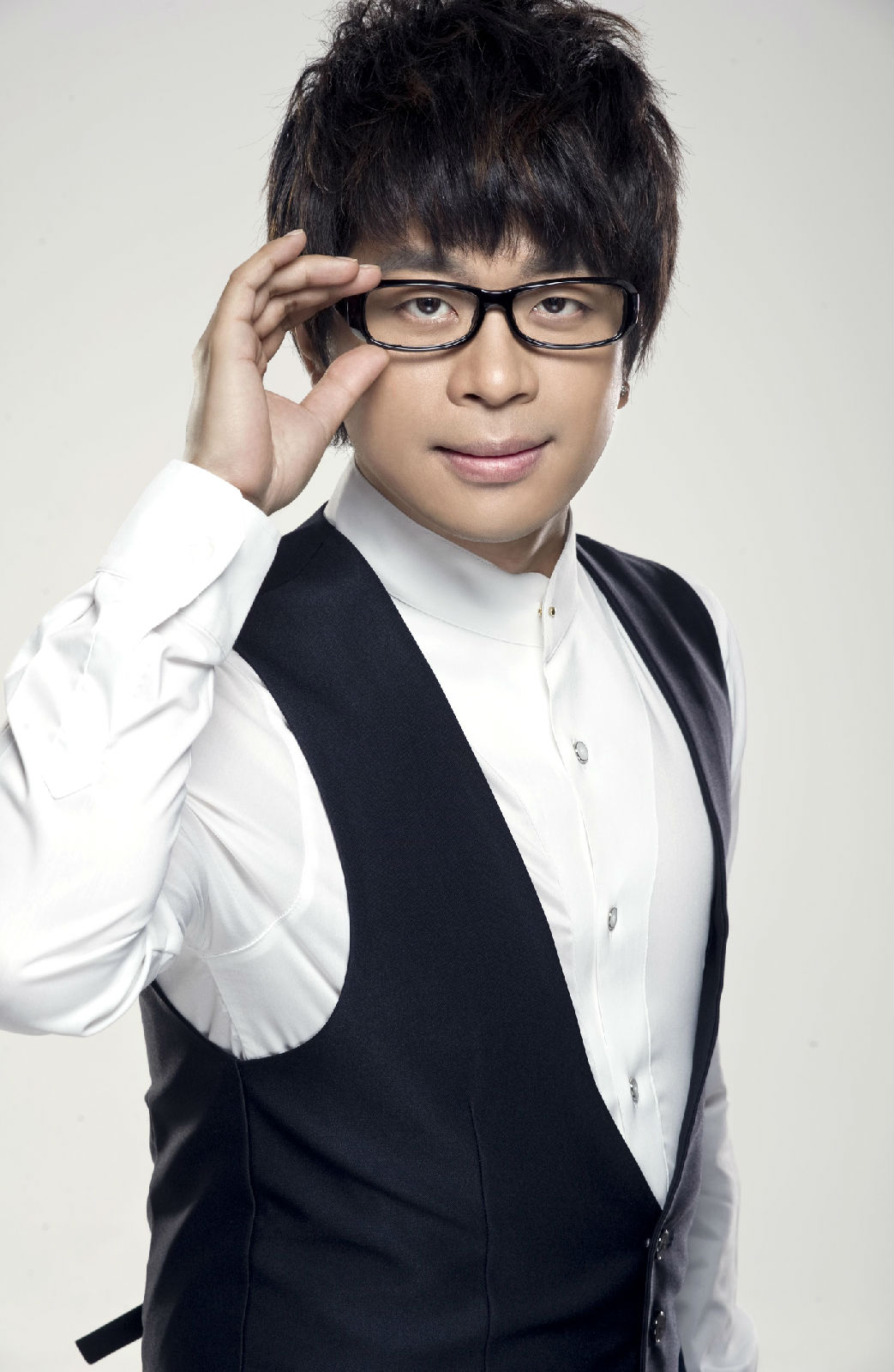  p>《飘零》王强演唱歌曲.