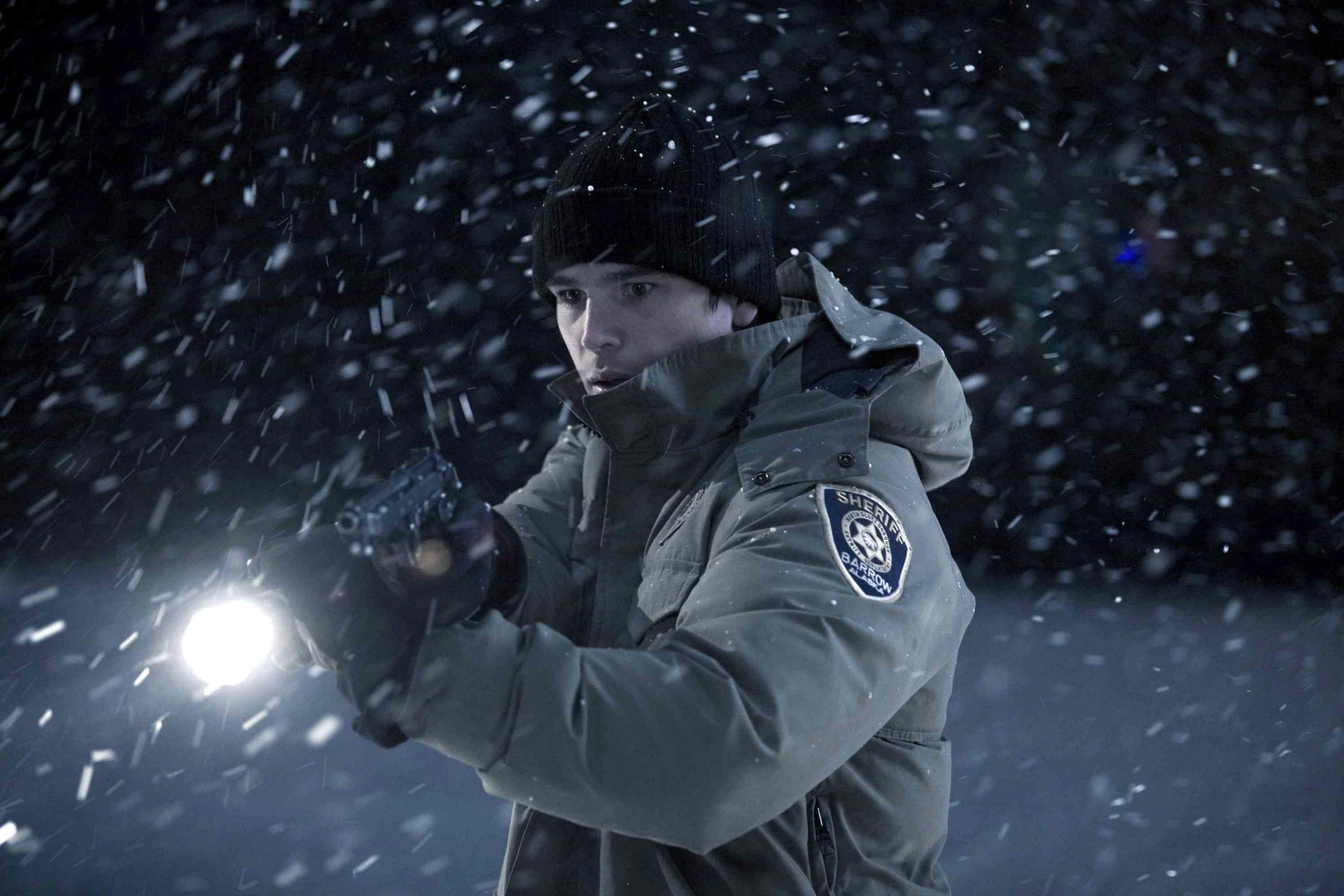  p>《三十极夜》是由 a href="#" data-lemmaid="8929005">大卫·斯雷