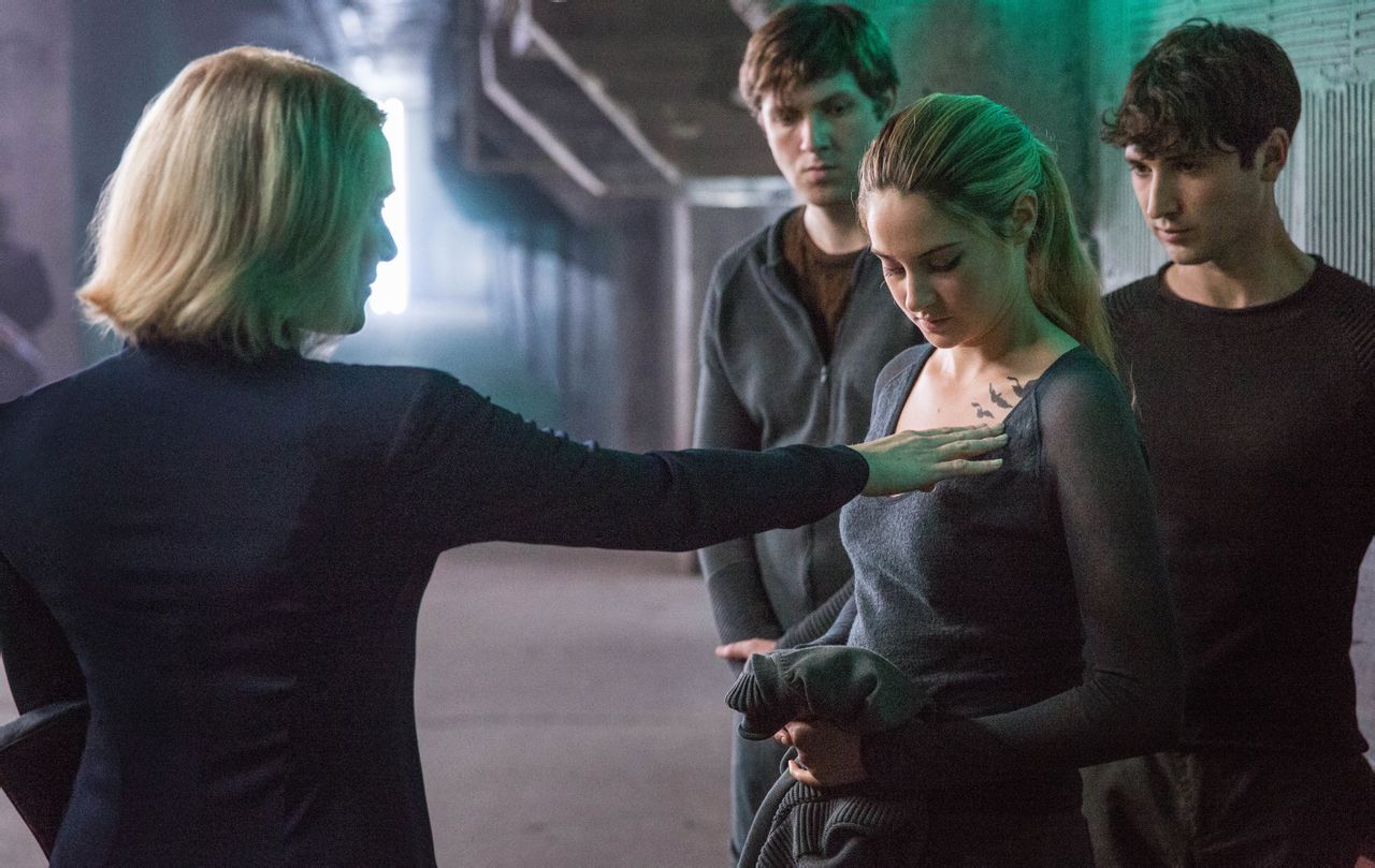 是改编自同名畅销书改编电影《分歧者》系列的首部,由 a target="