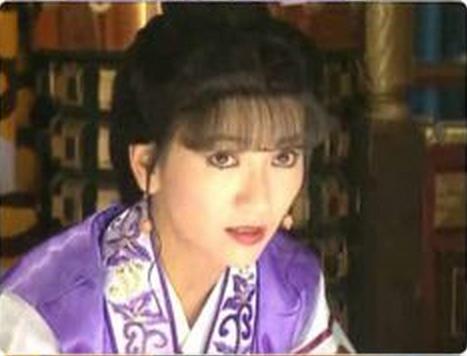  p>《秦始皇与阿房女》又名《秦始皇的情人》,根据历史小说《阿房宫》