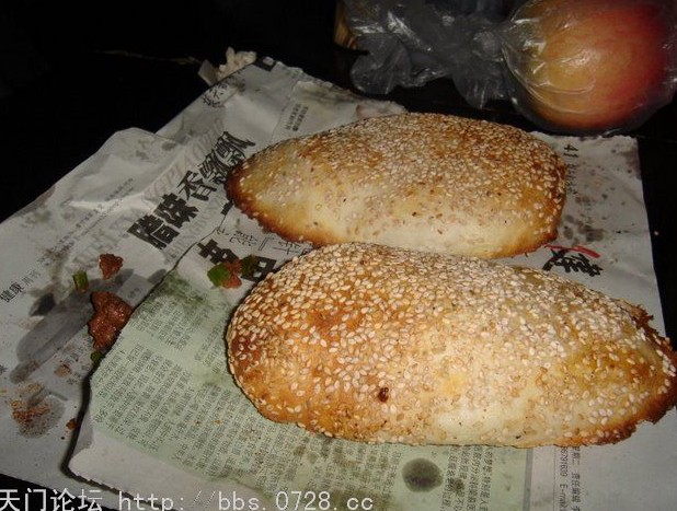 天门 /a>著名的风味小吃,其具有金黄色泽,外形美观,外酥内软的特色