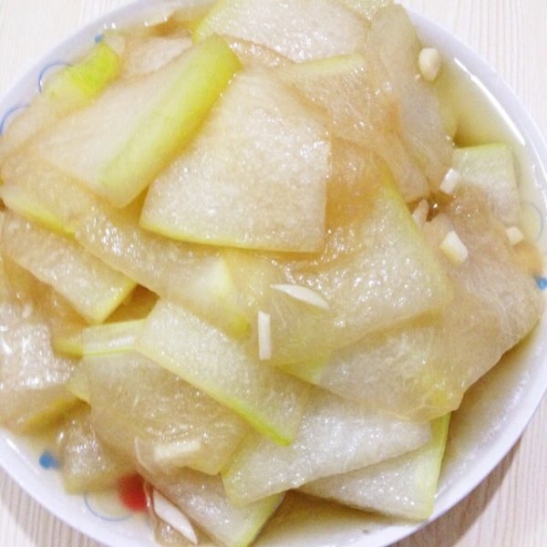  p>清炒冬瓜是一道以冬瓜为主料的美食.