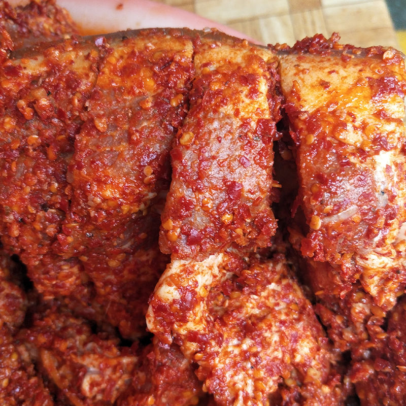  p>酸肉是湘西的一道名菜,起源于隋朝,定型于明朝(明朝时辣椒由墨西哥