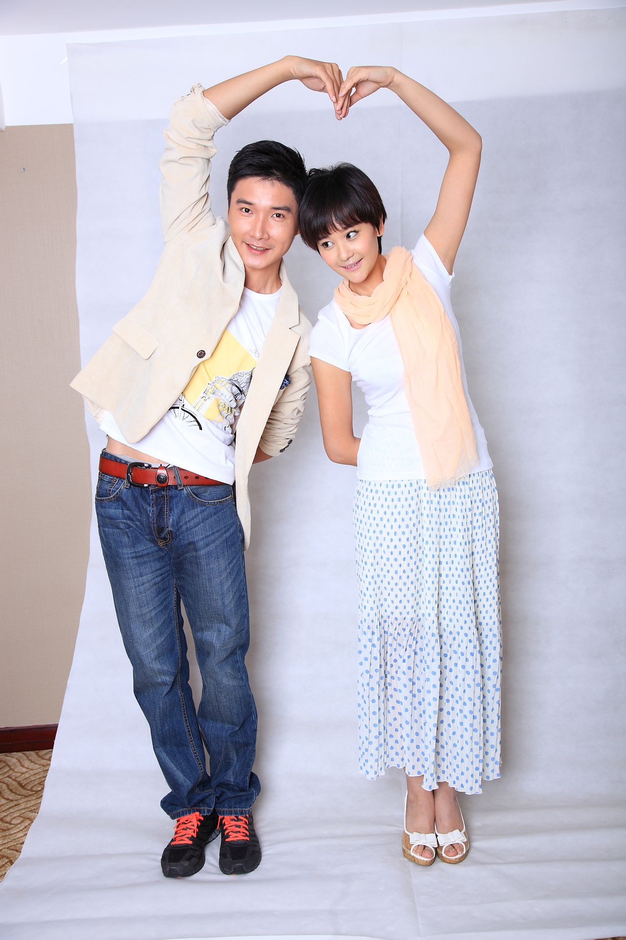  p>海陆,1984年10月15日出生于河南省郑州市,中国内地女演员,毕业于 a