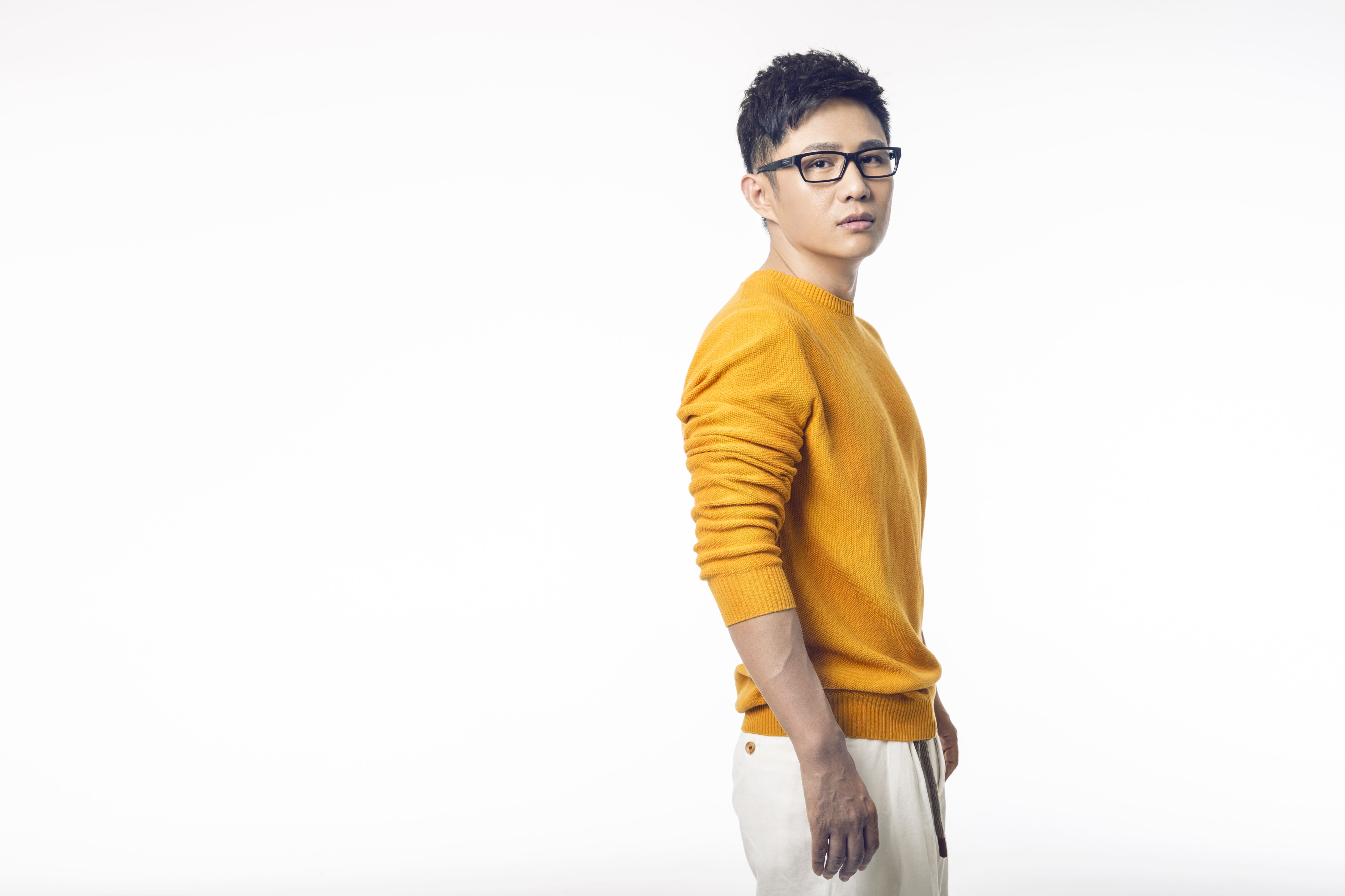  p>石头,本名王卓实,11月14日出生于中国吉林省吉林市,中国内地流行男