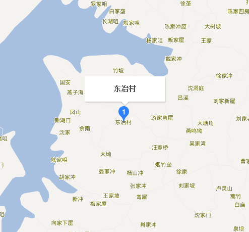 东与源潭镇东港村相连,西北邻近冶湖,南与本镇丁坊村交界,地形相当