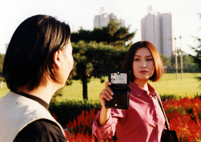 和北京紫禁城影业有限责任公司于2001年9月5日发行的一部警匪类电视剧